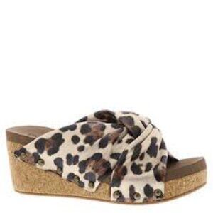 NEW in box! Corkys Boutique Cheerful Leopard sandal